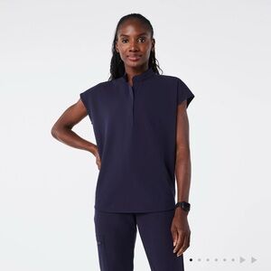 Figs Rafaela XS navy top